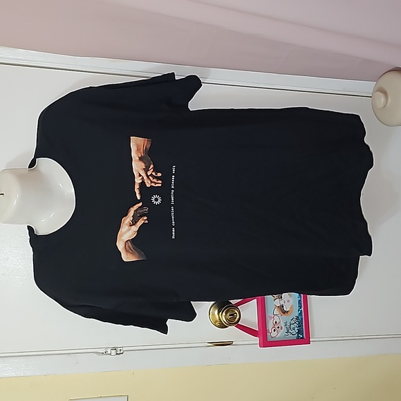 Michelangelo inspired graphic tee shirt human connection black cotton ✋️ 🤚 - Picture 1 of 4